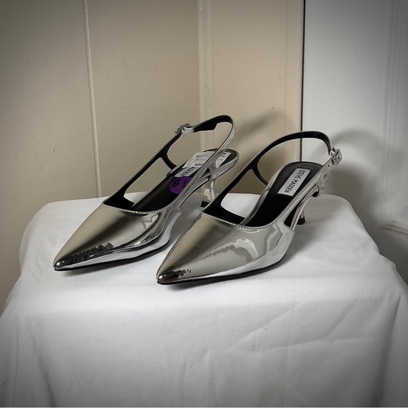 Steve Madden Silver Slingback Pointed Heels - Picture 1 of 3